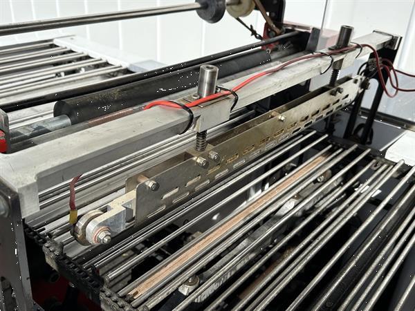 Grote foto vito combi krimpfolie verpakkingsmachine voor komkommers met etiketteermachine agrarisch tuinbouw