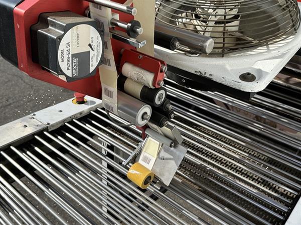Grote foto vito combi krimpfolie verpakkingsmachine voor komkommers met etiketteermachine agrarisch tuinbouw