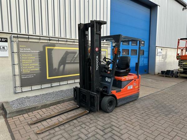 Grote foto vs 22415 elektrische triplex heftruck toyota 5fbe15 sideshift agrarisch heftrucks