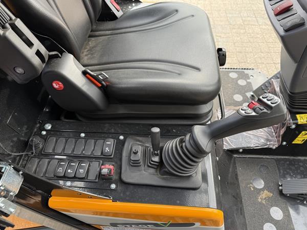 Grote foto giant g2700 hd x tra minishovel kniklader nieuw agrarisch shovels