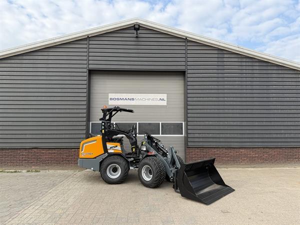 Grote foto giant g2700 hd x tra minishovel kniklader nieuw agrarisch shovels