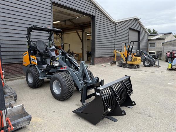 Grote foto giant g2700 hd x tra minishovel kniklader nieuw agrarisch shovels