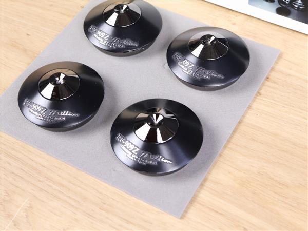 Grote foto harmonix rf 909z million highend audio spike bases set of 4 audio tv en foto algemeen