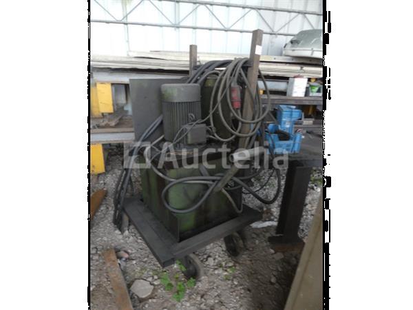 Grote foto hydraulische pomp doe het zelf en verbouw ijzerwaren en bevestigingsmiddelen
