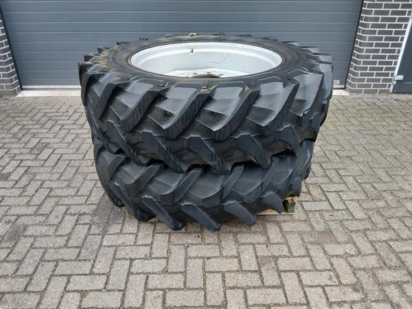 Grote foto deutz fahr wielen 18.4 r38 agrarisch wielen
