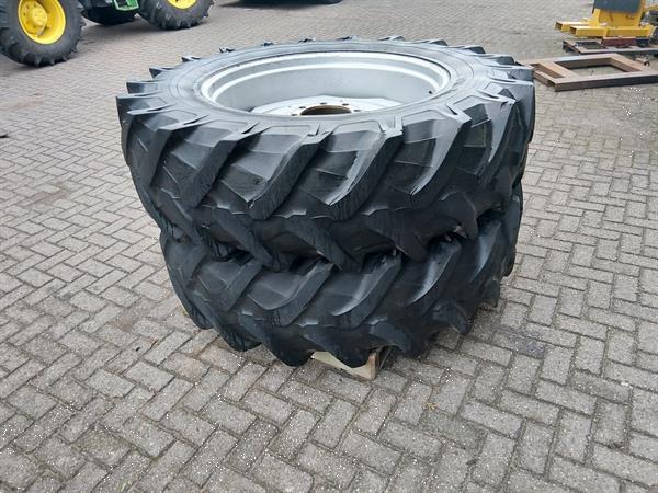 Grote foto deutz fahr wielen 18.4 r38 agrarisch wielen