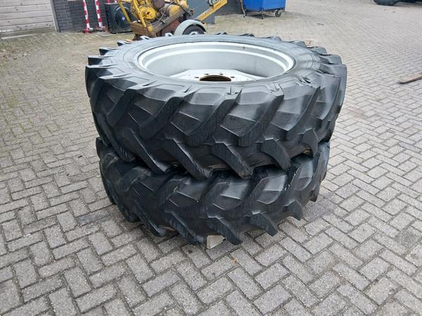 Grote foto deutz fahr wielen 18.4 r38 agrarisch wielen