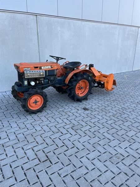 Grote foto kubota b7000 met boxer grondfrees agrarisch tractoren