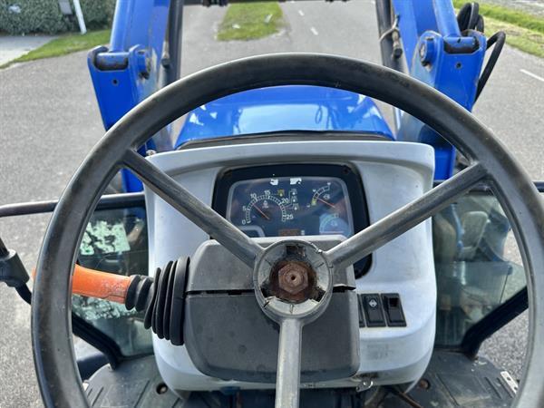 Grote foto new holland td5.100 agrarisch tractoren