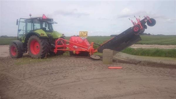 Grote foto inundatie schotjes plaatser en uithaler agrarisch akkerbouw