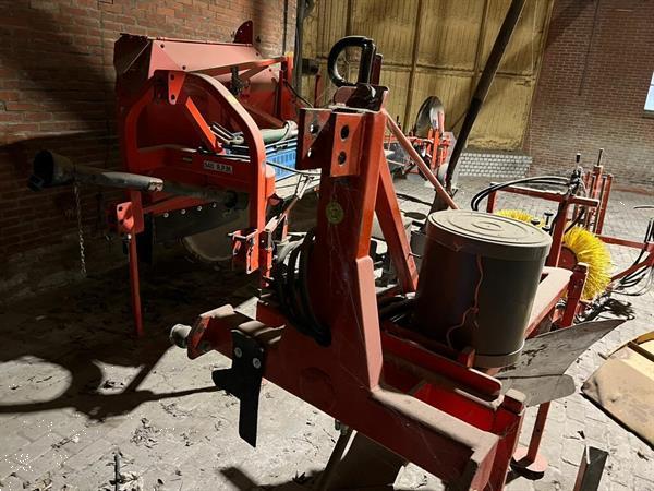 Grote foto inundatie schotjes plaatser en uithaler agrarisch akkerbouw