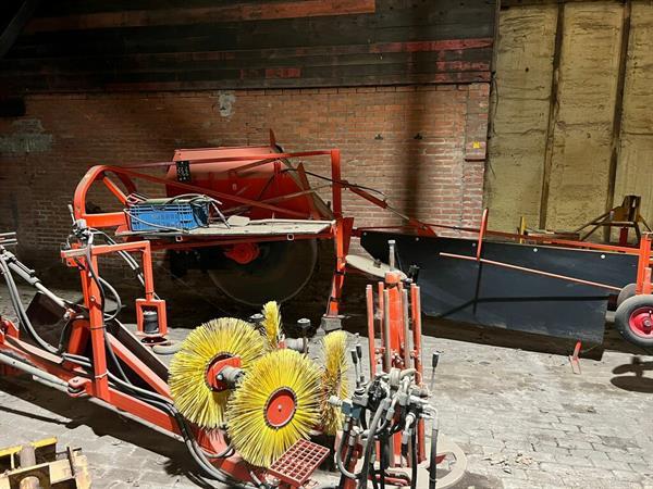 Grote foto inundatie schotjes plaatser en uithaler agrarisch akkerbouw