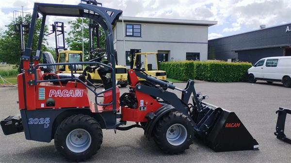 Grote foto pacam 2025lf 25 pk 1510 kg aktie uit voorraad nieuw aktie agrarisch shovels