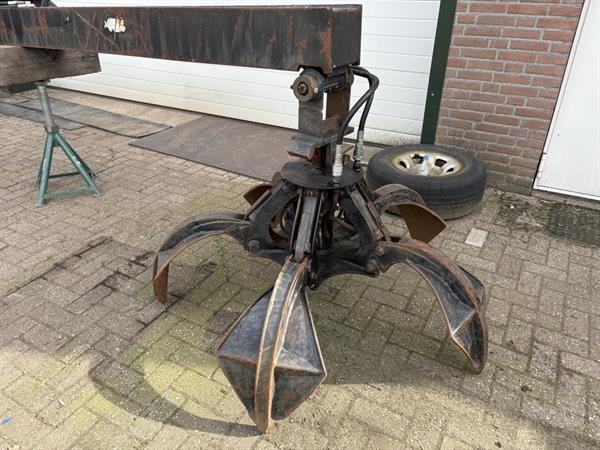 Grote foto manitou hijs jip met poliepknijper doe het zelf en verbouw kranen en graafmachines