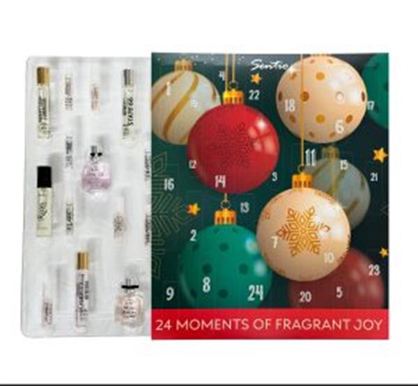 Grote foto luxe adventskalender kerstbal sieraden tassen en uiterlijk parfum