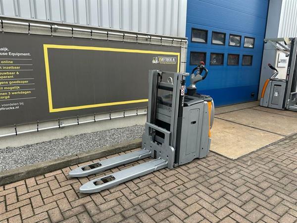 Grote foto vs 22425 elektrische duo stapelaar still bj2021 1.724mm weinig uren doe het zelf en verbouw hefwerktuigen