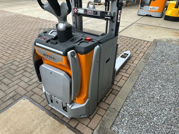 Grote foto vs 22425 elektrische duo stapelaar still bj2021 1.724mm weinig uren doe het zelf en verbouw hefwerktuigen