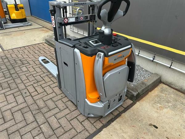 Grote foto vs 22426 elektrische duo stapelaar still bj2021 1.724mm weinig uren doe het zelf en verbouw hefwerktuigen