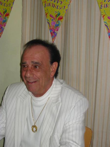 Grote foto hi heb zo moeilijk dan help ik jou contacten en berichten man zoekt vrouw
