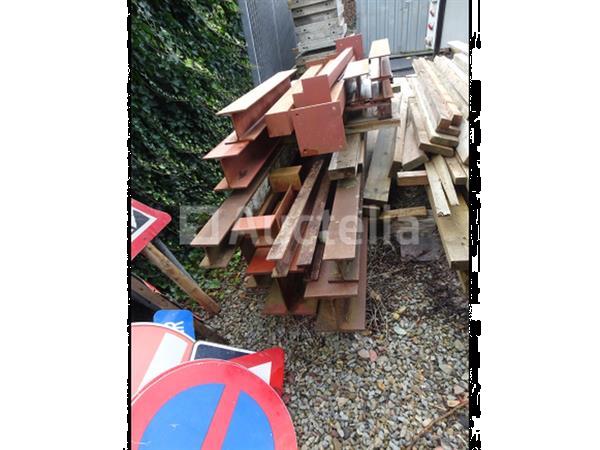 Grote foto een set van 10 verschillende stalen balken en 4 stalen palen doe het zelf en verbouw onderdelen en accessoires