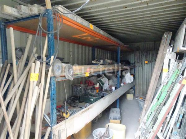 Grote foto een rek achtige plank 3 ladders 12 glad en balans van de inhoud van de witte container doe het zelf en verbouw onderdelen en accessoires