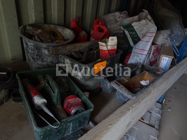 Grote foto een rek achtige plank 3 ladders 12 glad en balans van de inhoud van de witte container doe het zelf en verbouw onderdelen en accessoires