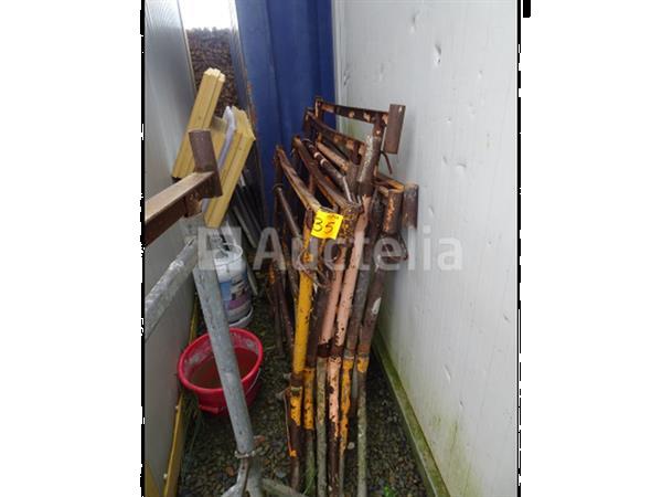 Grote foto een set van 16 metalen schragen in hoogte verstelbaar doe het zelf en verbouw onderdelen en accessoires