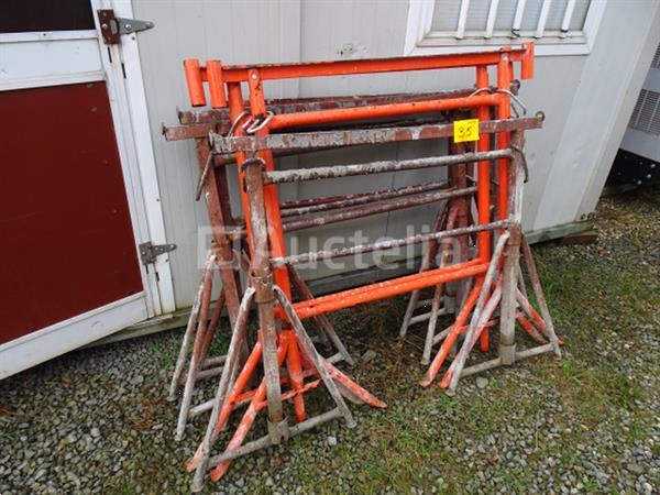 Grote foto een set van 16 metalen schragen in hoogte verstelbaar doe het zelf en verbouw onderdelen en accessoires