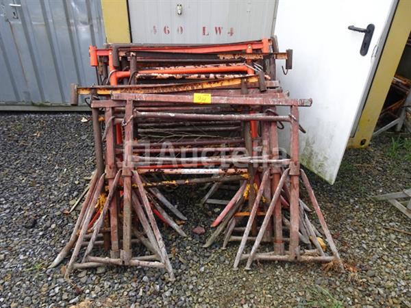 Grote foto een set van 16 metalen schragen in hoogte verstelbaar doe het zelf en verbouw onderdelen en accessoires