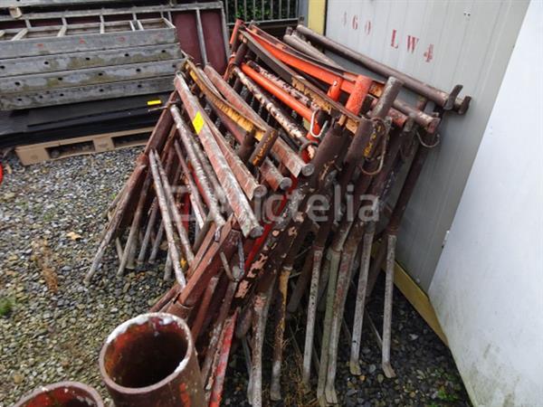 Grote foto een set van 16 metalen schragen in hoogte verstelbaar doe het zelf en verbouw onderdelen en accessoires