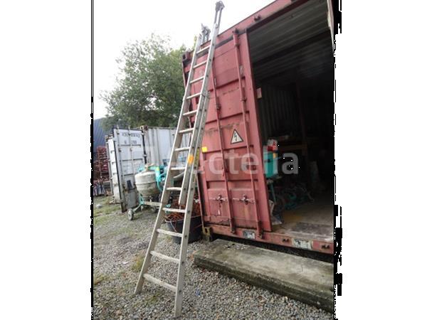 Grote foto een dubbelzijdige ladder met 18 sporten van perfecty doe het zelf en verbouw onderdelen en accessoires
