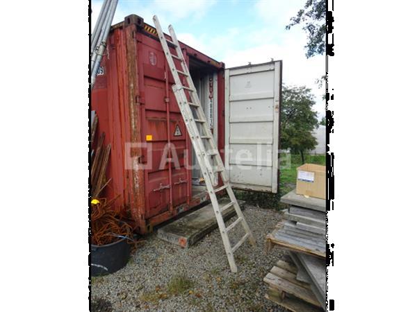 Grote foto een dubbelzijdige ladder met 18 sporten van perfecty doe het zelf en verbouw onderdelen en accessoires