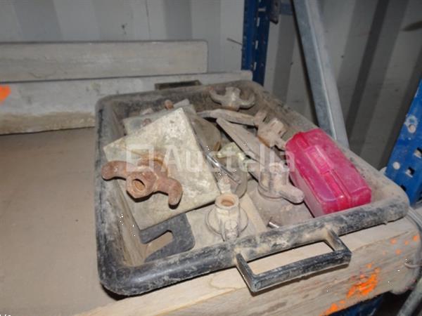Grote foto een rac met 3 planken en zijn inhoud doe het zelf en verbouw onderdelen en accessoires