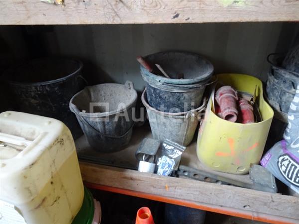 Grote foto een rac met 3 planken en zijn inhoud doe het zelf en verbouw onderdelen en accessoires