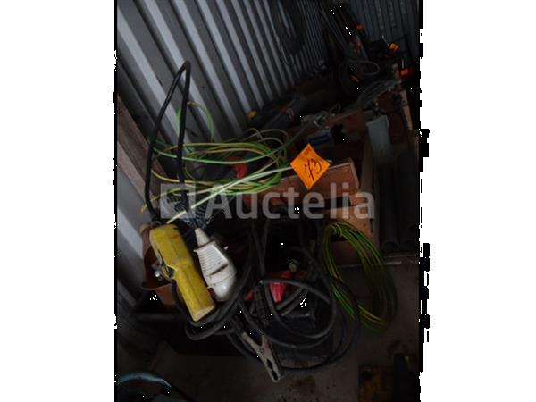 Grote foto saldo rode inhoud van de container doe het zelf en verbouw onderdelen en accessoires