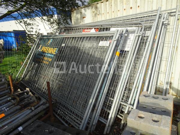 Grote foto een set van 29 heras style barriers met set poten en bevestiging doe het zelf en verbouw onderdelen en accessoires