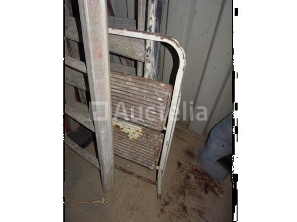 Grote foto een set van verschillende ladders en ladders doe het zelf en verbouw onderdelen en accessoires