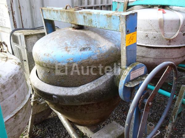 Grote foto een getrokken betonmixer doe het zelf en verbouw onderdelen en accessoires