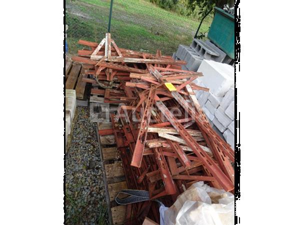 Grote foto 2 pallets met set rode bekistingsklemmen doe het zelf en verbouw onderdelen en accessoires