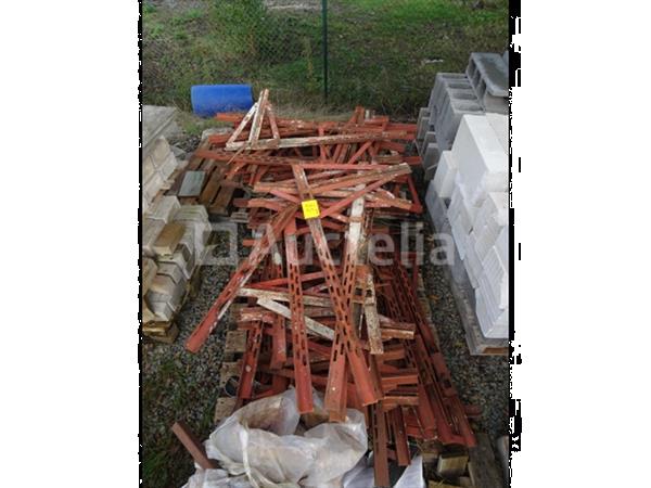 Grote foto 2 pallets met set rode bekistingsklemmen doe het zelf en verbouw onderdelen en accessoires