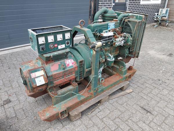 Grote foto ford 2712e motor met stamford generator 40 kva doe het zelf en verbouw aggregaten