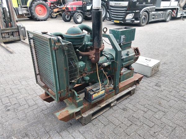 Grote foto ford 2712e motor met stamford generator 40 kva doe het zelf en verbouw aggregaten