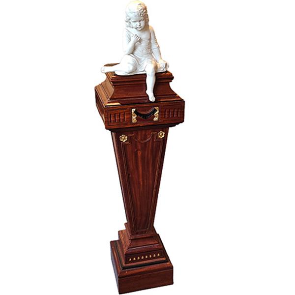 Grote foto zeer hoge zuil of pedestal in notenhout met zwart en goud. no.332425 antiek en kunst overige in antiek gebruiksvoorwerpen