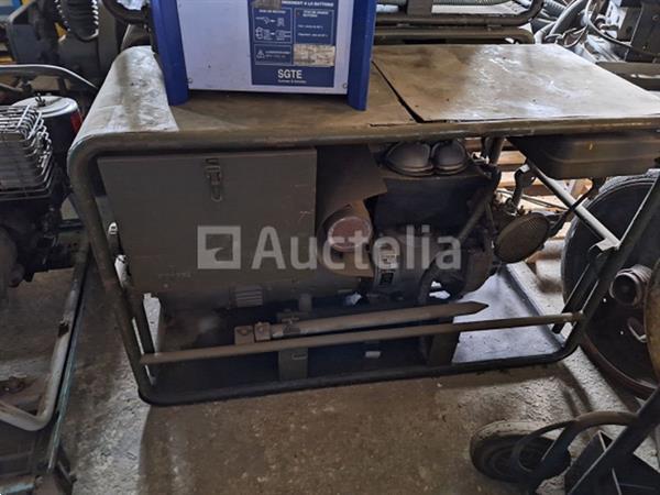 Grote foto interne ref s1467 6 oude militaire generatorset siemens 1150x480x720mm doe het zelf en verbouw ijzerwaren en bevestigingsmiddelen