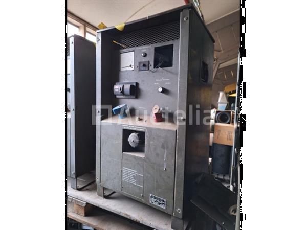 Grote foto interne ref s2526 10 oude frako militaire batterijladers 24v 150amp max 380vprimair doe het zelf en verbouw ijzerwaren en bevestigingsmiddelen