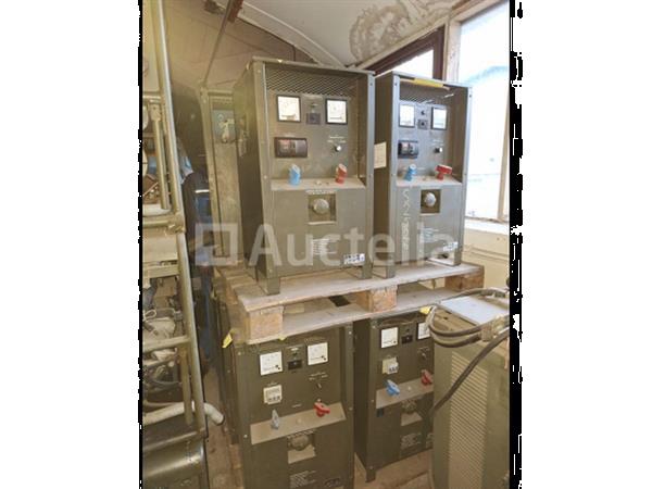 Grote foto interne ref s2526 10 oude frako militaire batterijladers 24v 150amp max 380vprimair doe het zelf en verbouw ijzerwaren en bevestigingsmiddelen