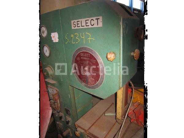 Grote foto interne referentie s2347 verticale metalen lintzaag prvomajska doe het zelf en verbouw ijzerwaren en bevestigingsmiddelen