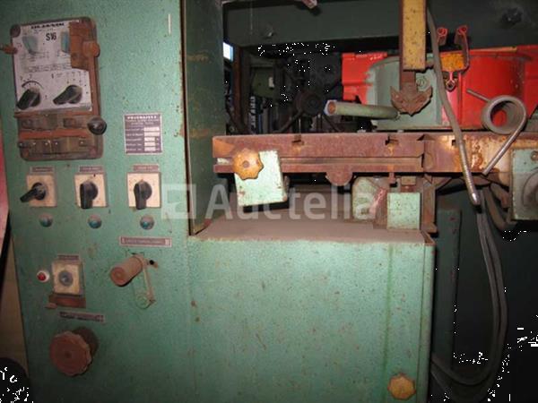 Grote foto interne referentie s2347 verticale metalen lintzaag prvomajska doe het zelf en verbouw ijzerwaren en bevestigingsmiddelen