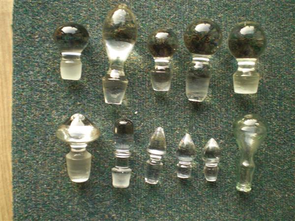 Grote foto 11 verschillende karaf stoppen glas kristal antiek en kunst glas en kristal