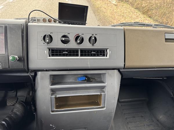 Grote foto mercedes benz vario 814d bakwagen camper foodtruck raceteam met achter sluitklep euro2 origine doe het zelf en verbouw vrachtwagens